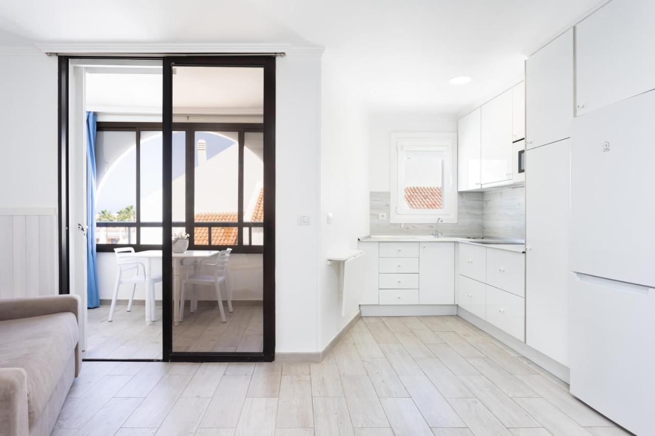 Classbnb - 3 Apartments 50M From The Las Americas Promenade Арона Екстериор снимка