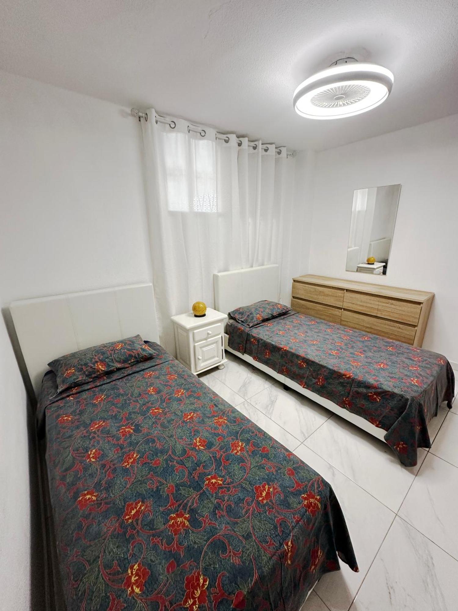 Classbnb - 3 Apartments 50M From The Las Americas Promenade Арона Екстериор снимка