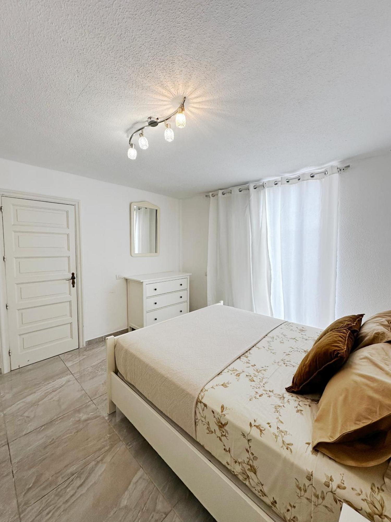 Classbnb - 3 Apartments 50M From The Las Americas Promenade Арона Екстериор снимка