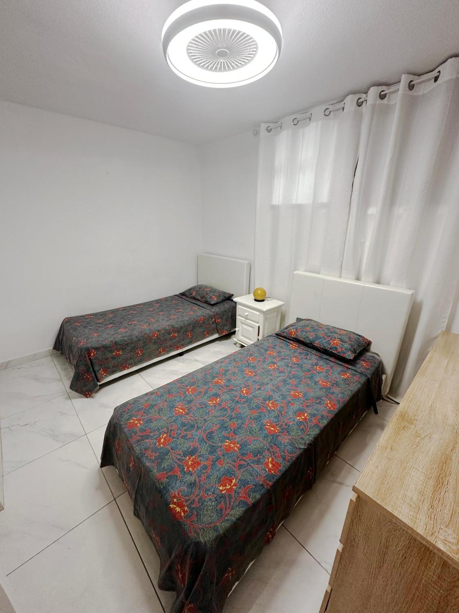 Classbnb - 3 Apartments 50M From The Las Americas Promenade Арона Екстериор снимка
