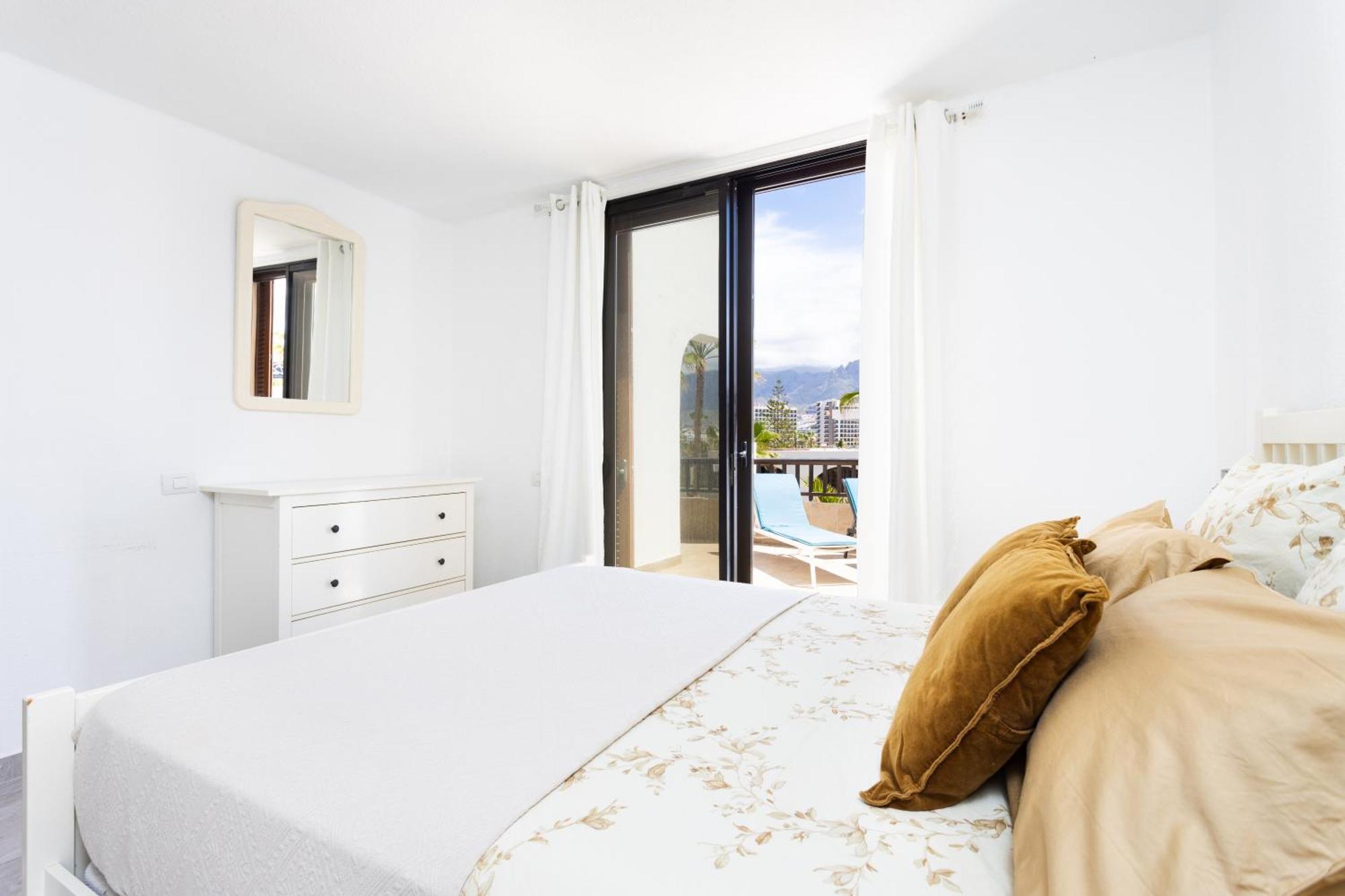 Classbnb - 3 Apartments 50M From The Las Americas Promenade Арона Екстериор снимка