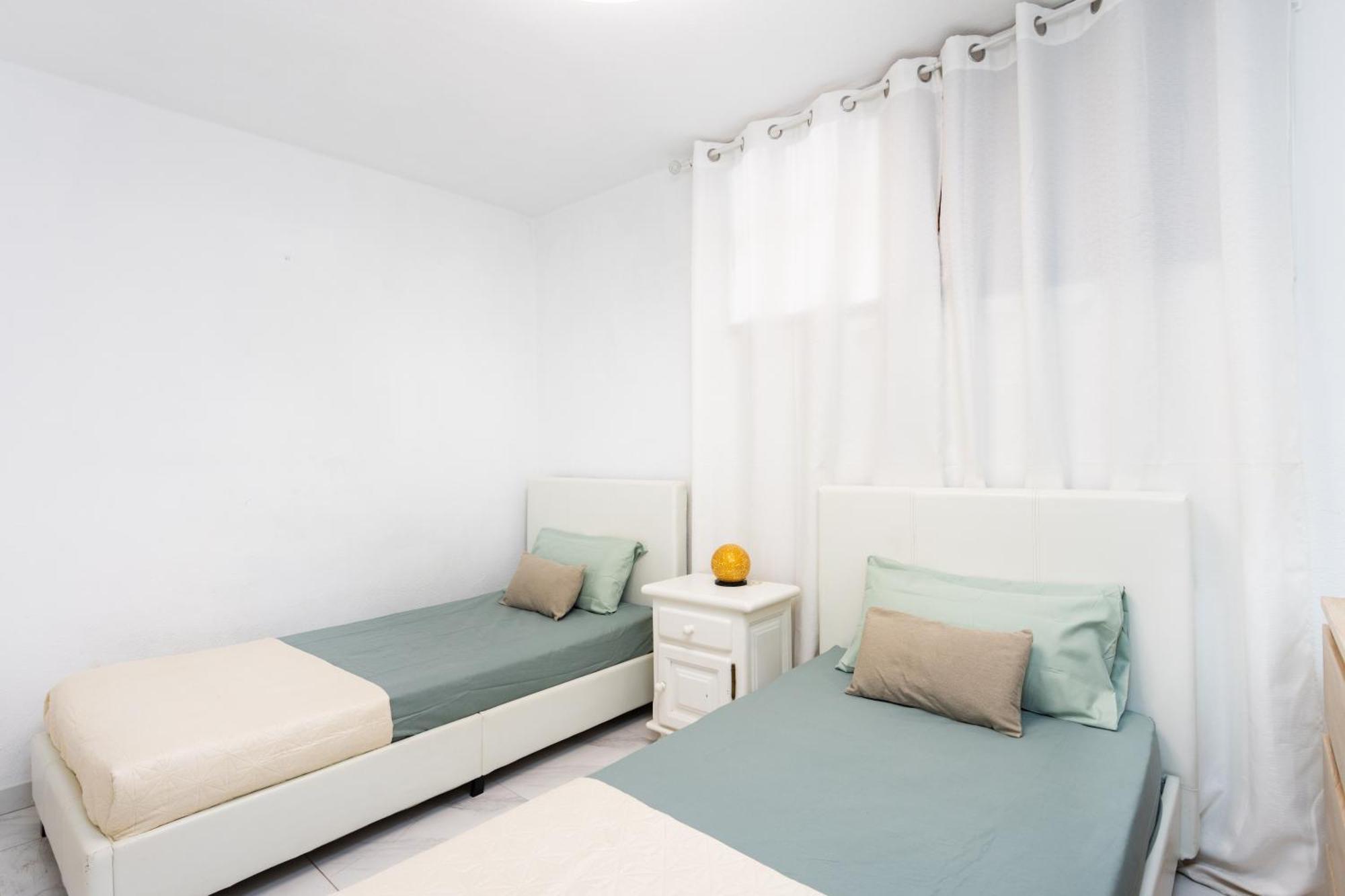 Classbnb - 3 Apartments 50M From The Las Americas Promenade Арона Екстериор снимка